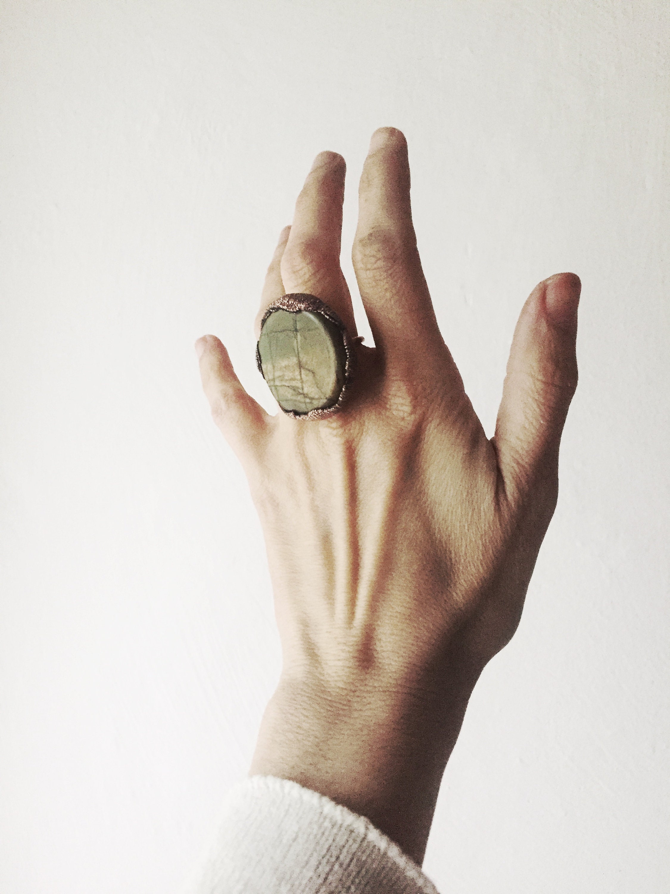 Anelli grandi in rame con pietre