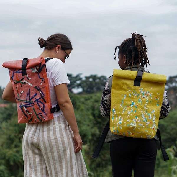 Sac à dos Roll-Top recyclé Mema fabriqué à partir de sacs en plastique recyclés (sélection 5)