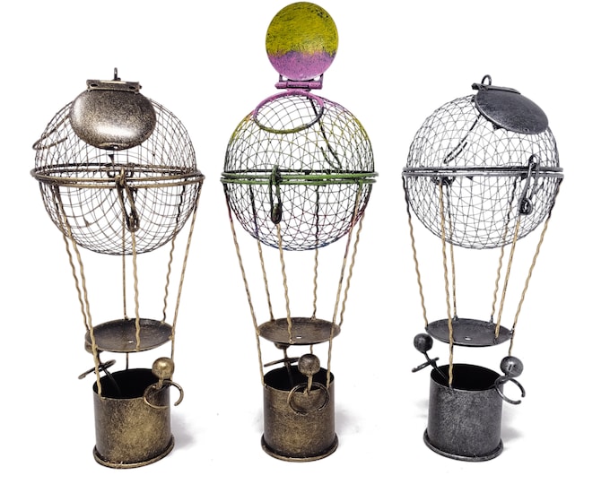 Hot Air Balloon Bird Feeder: Unique Garden Decor