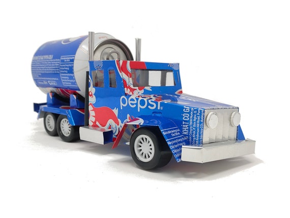 GARTON TOY CAMPANY製　PEPSI  COLAパッケージトラック Recycled Tin Can Model - Pepsi Cola Truck - Etsy