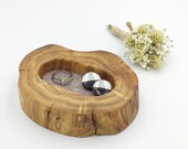 Bedside ring or trinket dish. Jewellery bowl dish tray. Oak keepsake dish. Lilac brown suede inlay. Stylish Mother 39 s Day Mum gift
