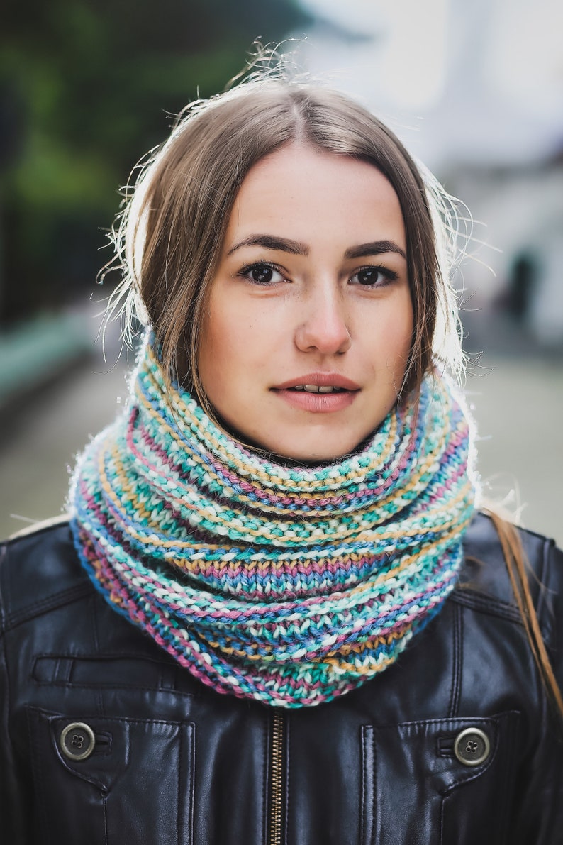 Grey neck warmer, Hooded cowl, Infinity scarf men, Hooded scarf, Infinity scarf, Crochet cowl, Woolen snood image 3