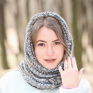 Grey neck warmer, Hooded cowl, Infinity scarf men, Hooded scarf, Infinity scarf, Crochet cowl, Woolen snood image 2