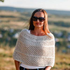 Poncho women Poncho cape Knit capelet Outlander shawl Crochet shawl Crochet poncho Poncho cape coat Poncho women  Wool shawl Wool coat