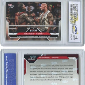 Tarjeta de jefe tribal de Roman Reigns/The Rock de WWE Topps Now 2025 n.° 3 - Gem Mint 10