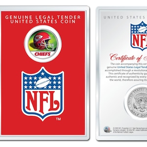 Moneda de medio dólar con el casco JFK de los Kansas City CHIEFS de la NFL con estuche de exhibición de 4 x 6 *Con licencia*
