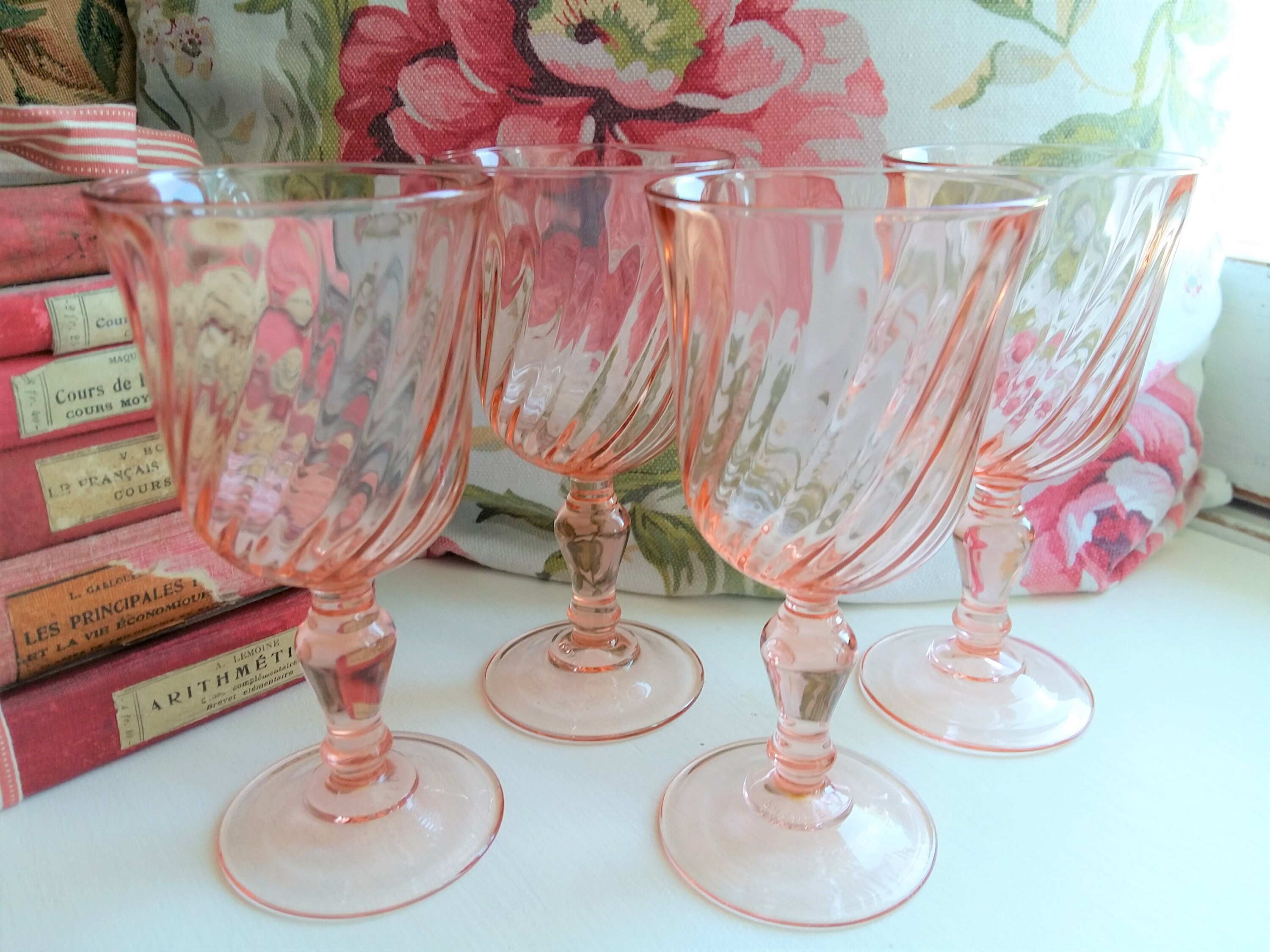 Quatre Petits Verres à Vin. Verres Vin Tige Tourbillonnante Rose. Luminarc, Rosaline Pink Swirl Glas