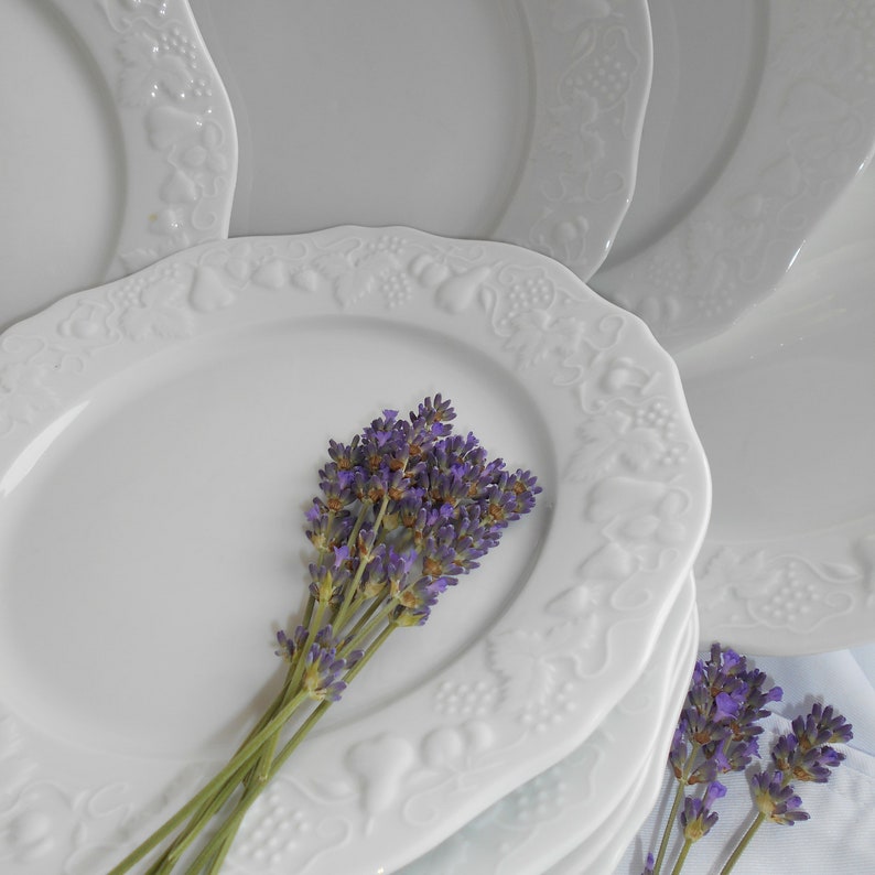 Set of Eight Limoges Porcelain Dinner Plates Jeanne d/'Arc Living White Limoges Plates in Jeanne d/'Arc Style Large White Dinner Plate Set