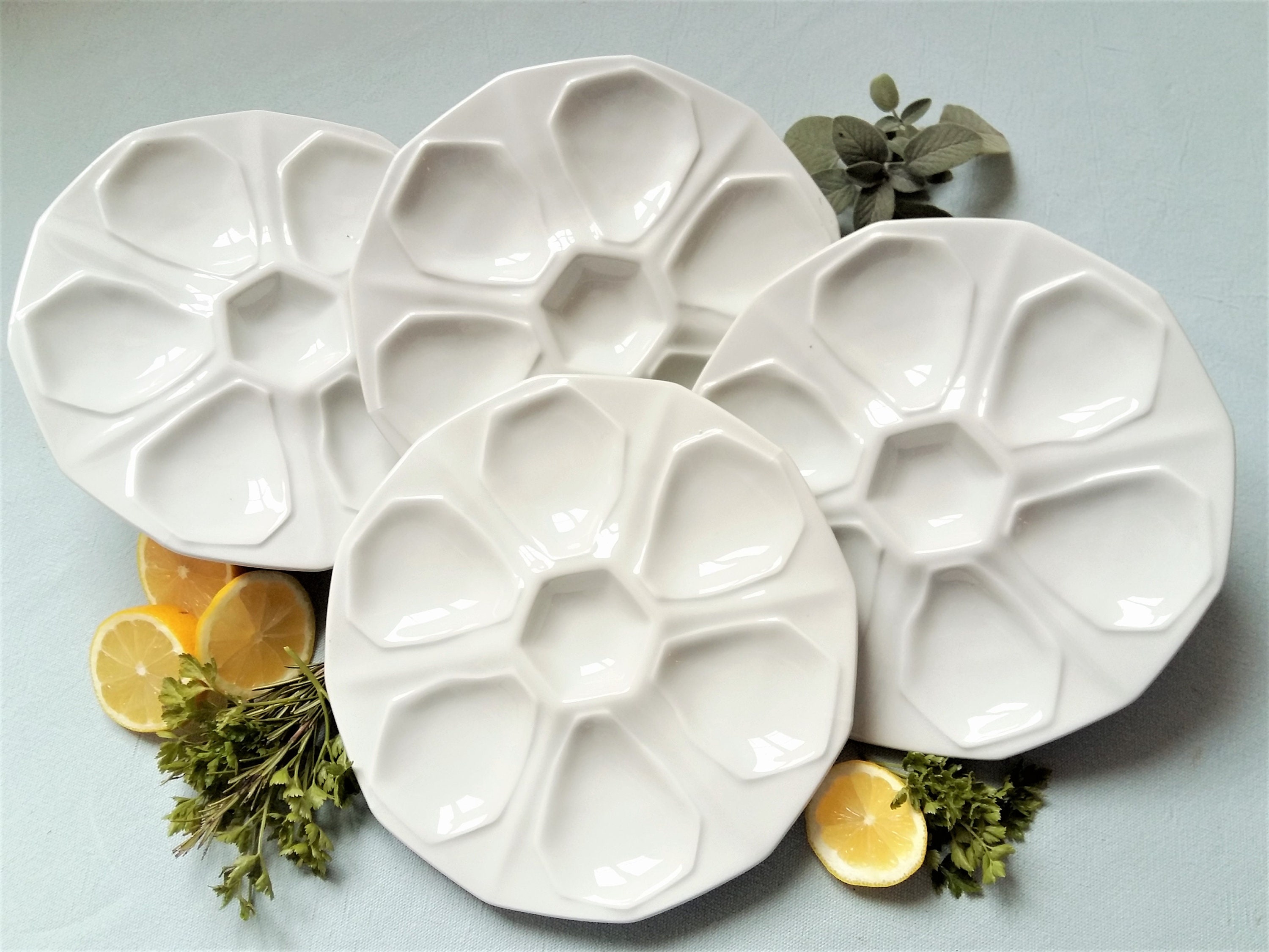 Quatre Assiettes d'huîtres Blanches. Assiettes de Limoges. Fruits Mer. Assiette Restauration Côtière