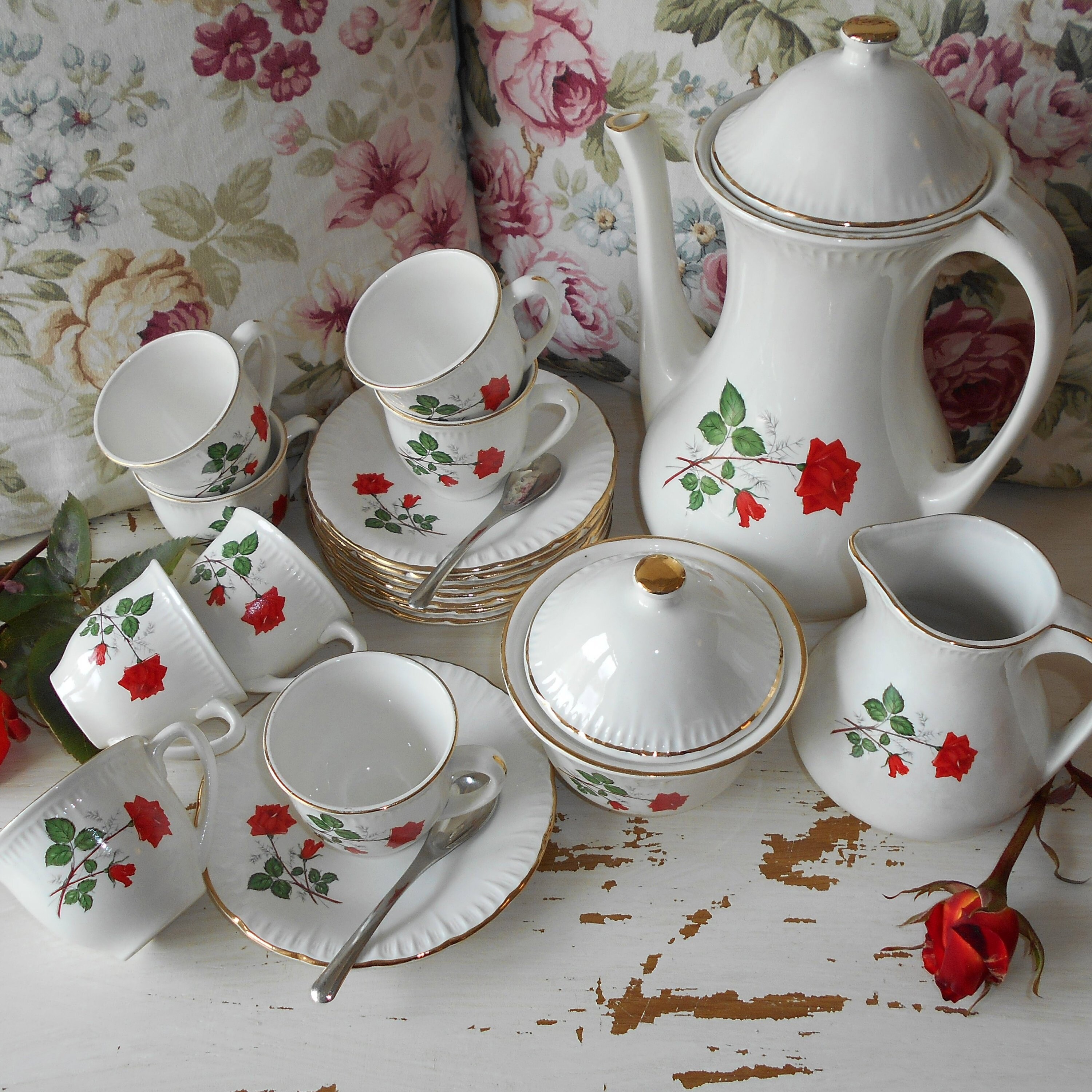 Ensemble Complet de Café Digoin Sarreguemines. Huit Tasses et Soucoupes, Cafetière, Cruche à Lait Su