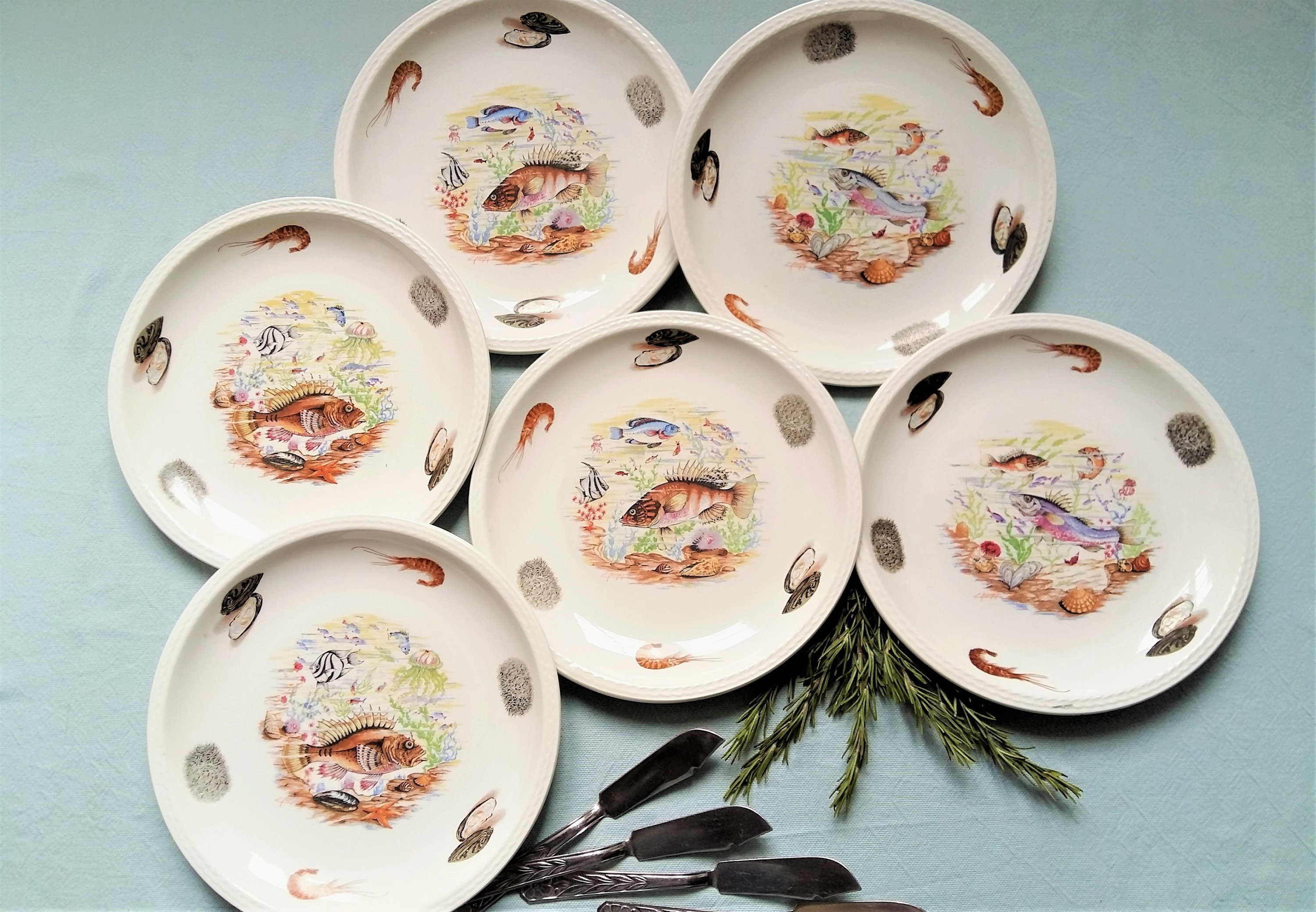 Ensemble de Six Assiettes Rares, Français, Porcelaine, Poisson. Conceptions Poissons d'eau Salée Col