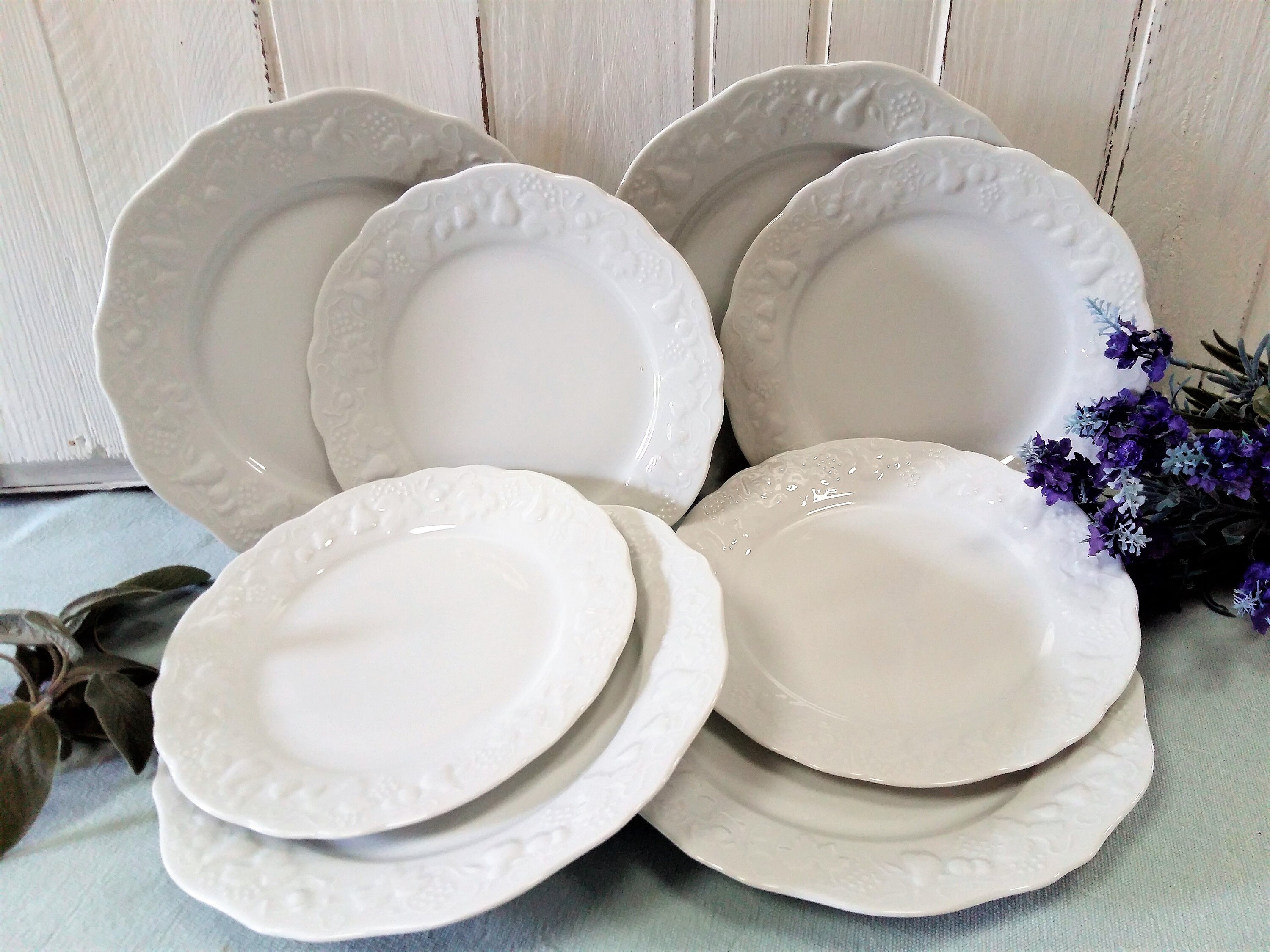 Huit Assiettes de Limoges Blanches. Assiettes Vintage. Jeanne d'arc Style Vie. Ensemble Plaques Limo