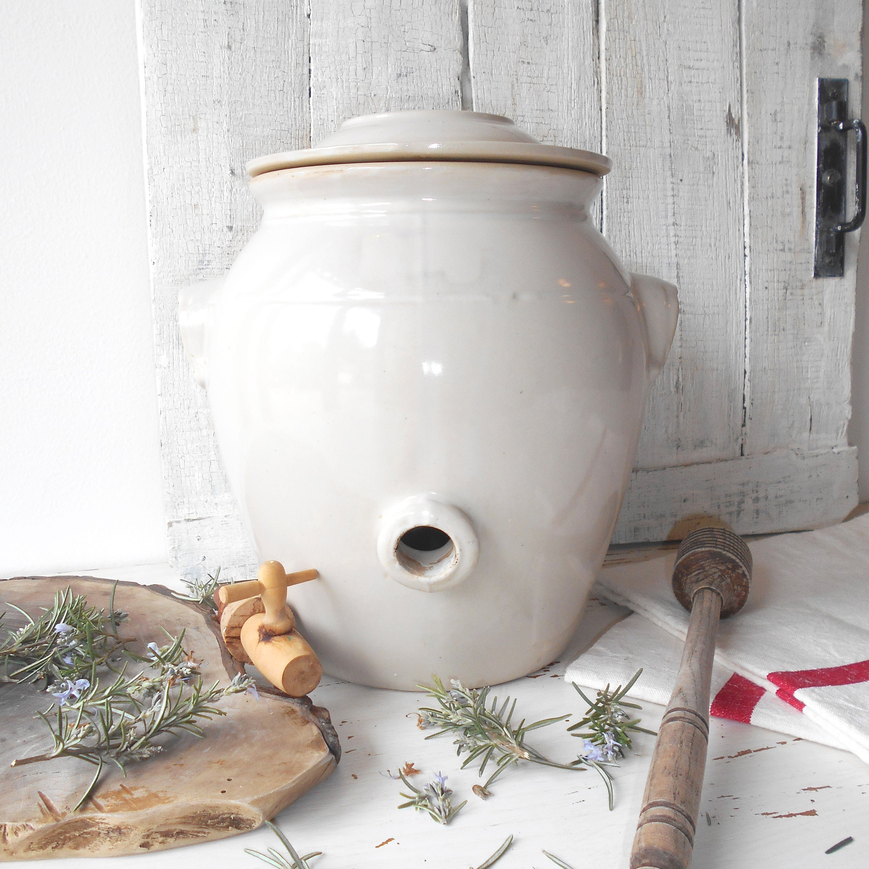 Français Pot d'huile en Grès Blanc. d'argile Blanche avec Couvercle et Ouverture Du Robinet/Liège. F