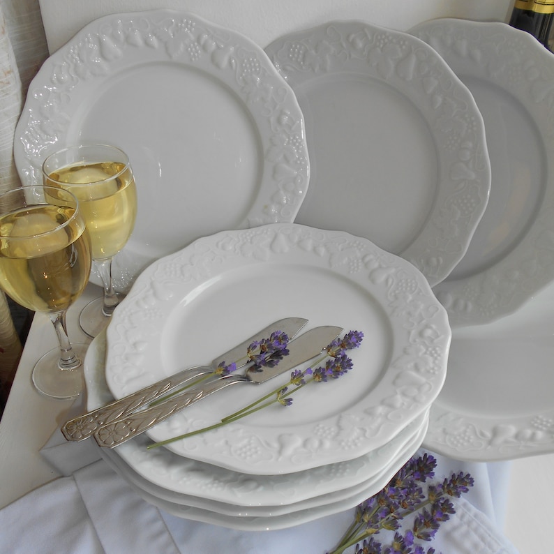 Set of Eight Limoges Porcelain Dinner Plates Jeanne d/'Arc Living White Limoges Plates in Jeanne d/'Arc Style Large White Dinner Plate Set