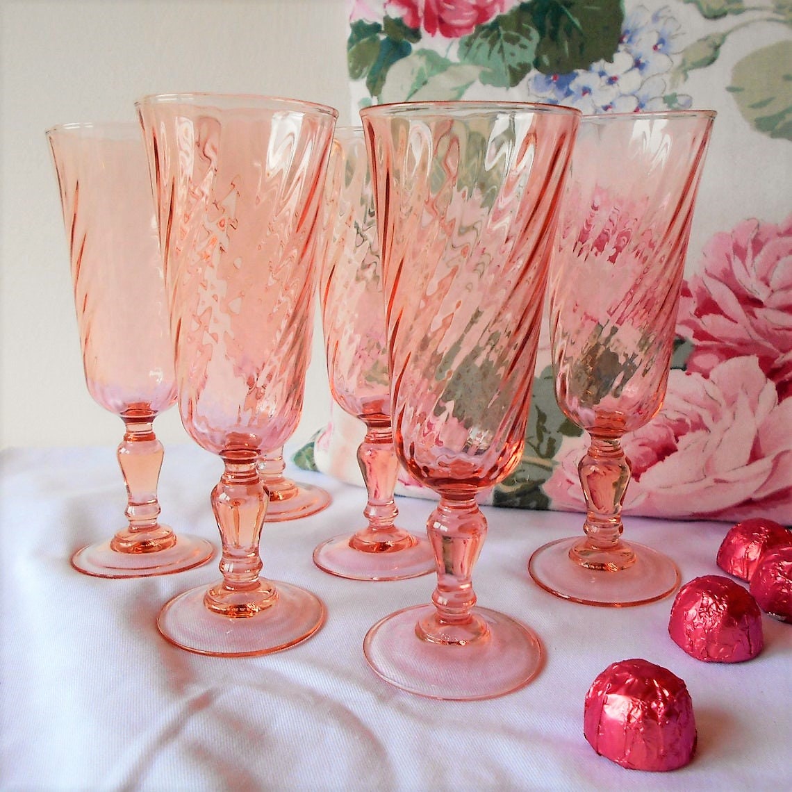 Ensemble de Quatre Flûtes à Champagne Français Tourbillons Roses. Verres Rose. Français, Luminarc, R