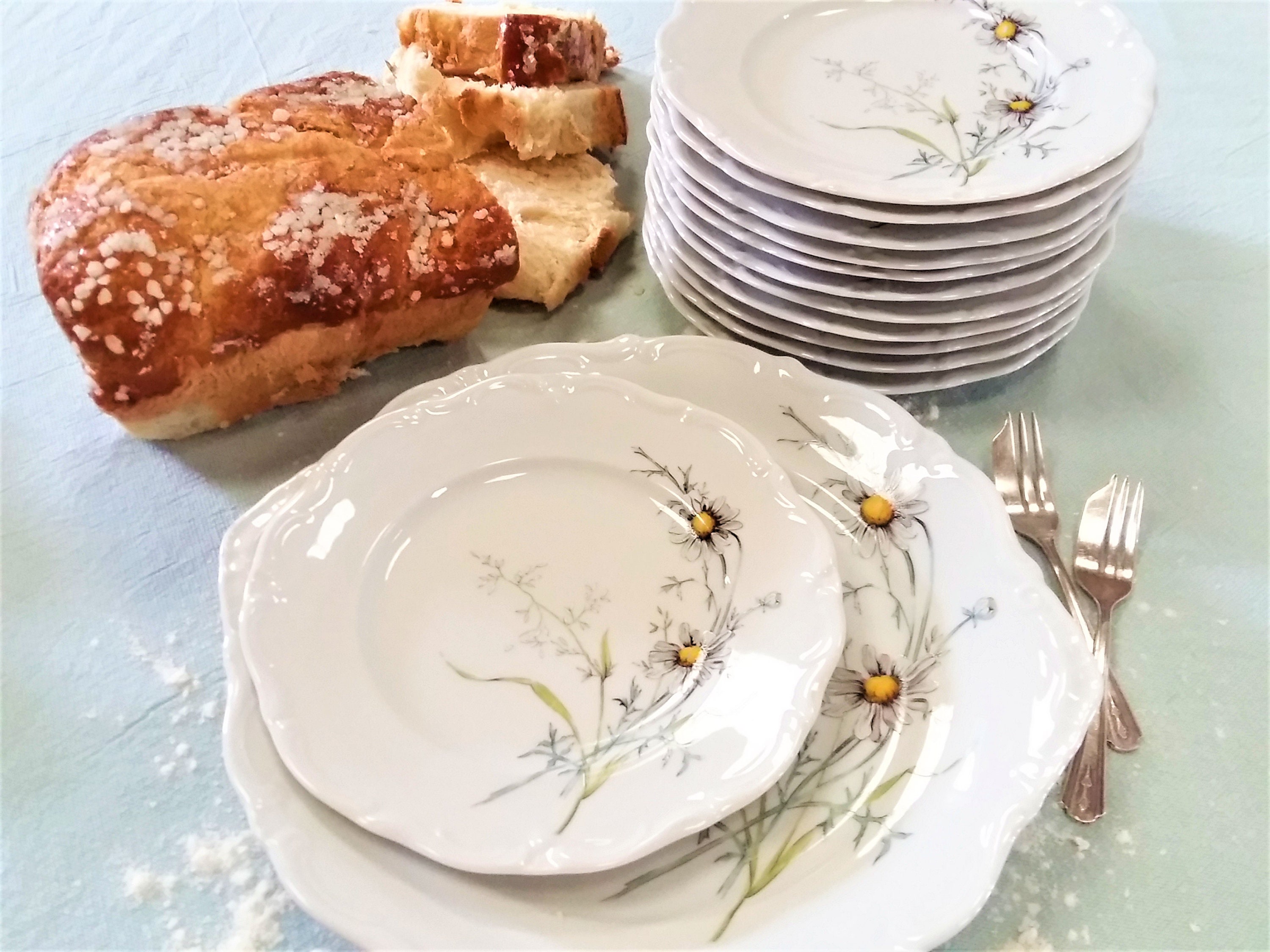 Assiettes à Thé Ten et Plateau. Assiette Daisy. Assiettes Shabby Chic. Chintz Chine. Jolies Assiette