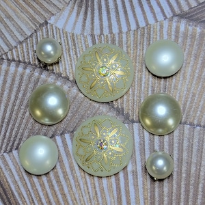 Magnets Upcycled / Repurposed Vintage Jewelry / Set of 8