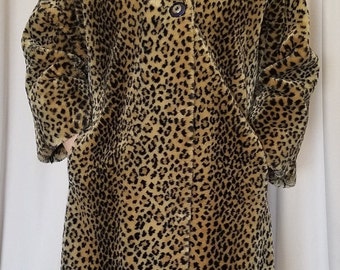 Leopard Print Women's Faux Fur Winter Coat Size M-L.  Vintage Olympia Limited Inc. Made in the USA.