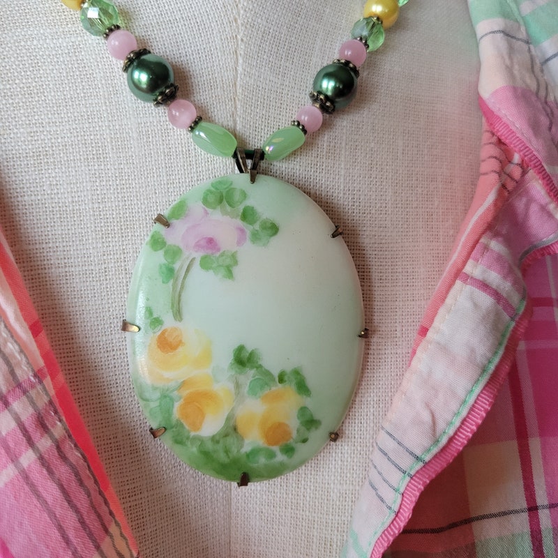 PENDENTIF CŒUR ANCIEN en porcelaine de Limoges France décor bouquet de