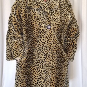 Leopard Print Women's Faux Fur Winter Coat Size M-L. Vintage Olympia Limited Inc. Made in the USA. image 4