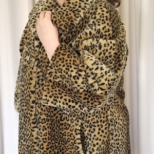 Leopard Print Women's Faux Fur Winter Coat Size M-L. Vintage Olympia Limited Inc. Made in the USA. image 5