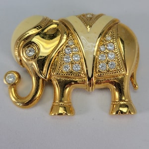 Signed Vintage &quot;Kenneth J. Lane for Avon&quot; Elephant Brooch Pendant. Collectible