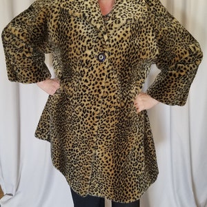 Leopard Print Women's Faux Fur Winter Coat Size M-L. Vintage Olympia Limited Inc. Made in the USA. image 2