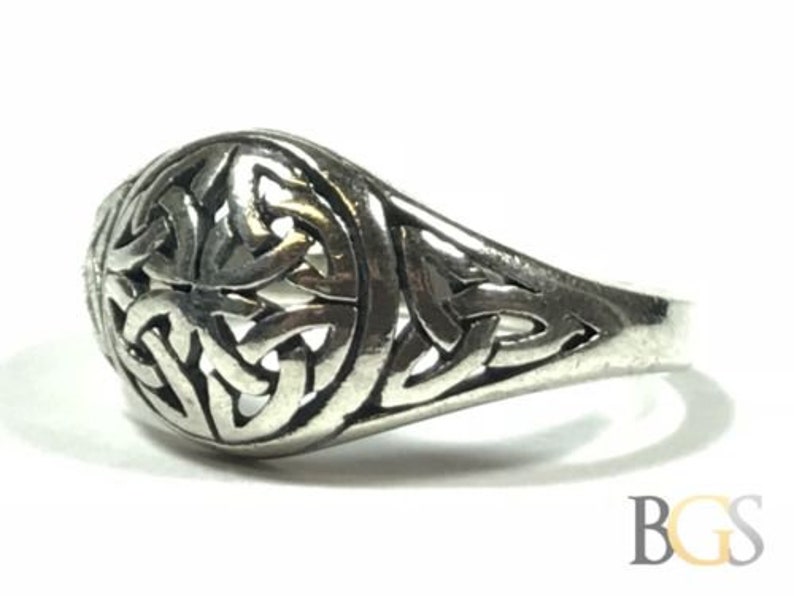 Vintage Ladies Sterling Silver Ring Size 9.25 Ornate Design! Must See!