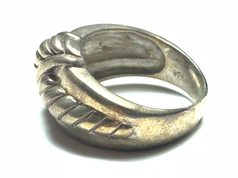 Mint! Lovely Sterling Silver Ring With Great Front Design Size 10