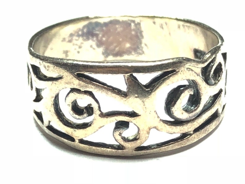 Size 7.25 Mint! Nice Design Unique Ladies Sterling Silver Ring