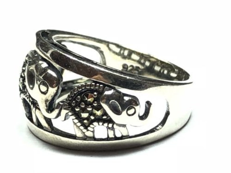 Beautiful Ladies Sterling Silver Marcasties Elephant Ring Signed NV Size 7.25