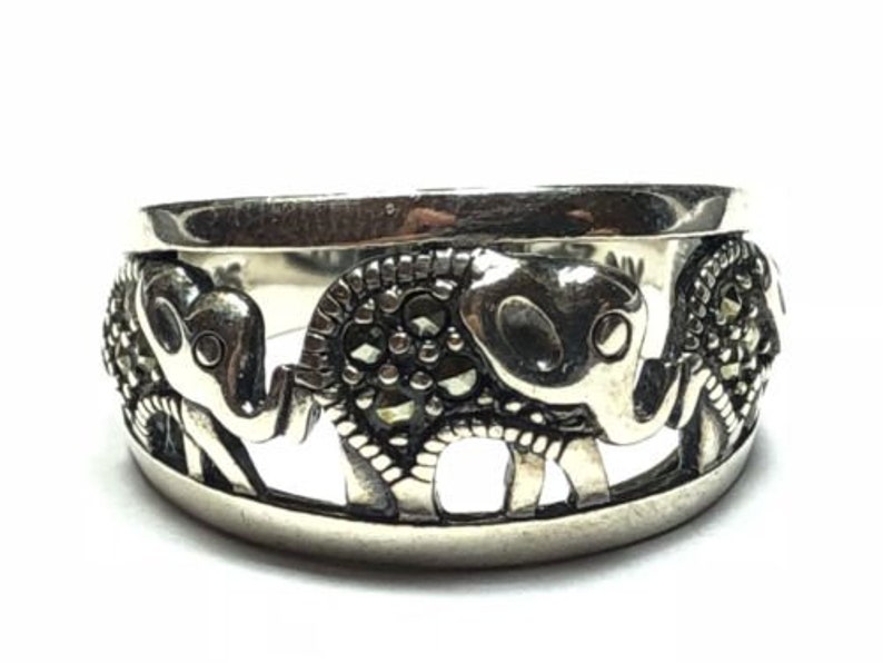 Beautiful Ladies Sterling Silver Marcasties Elephant Ring Signed NV Size 7.25