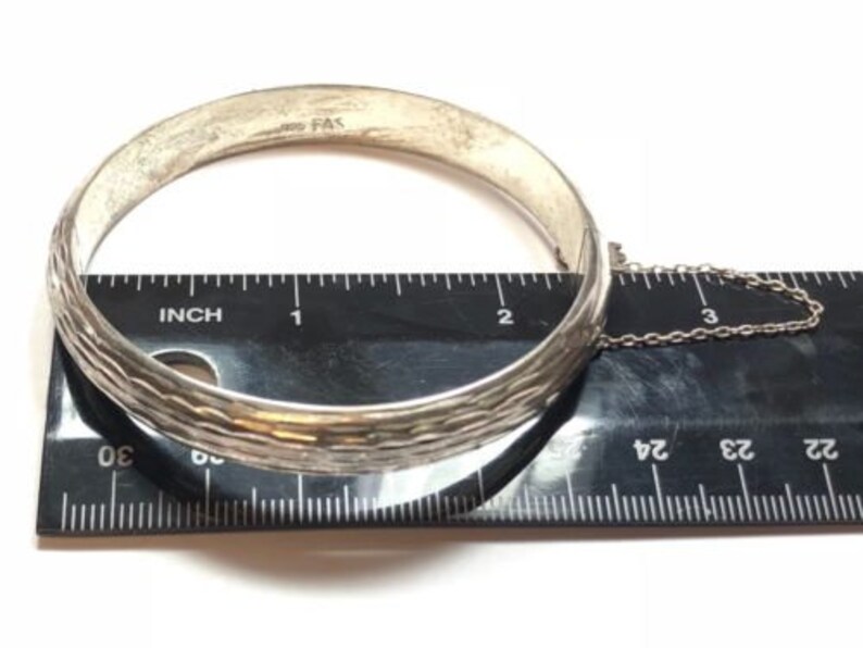 Signed FAS A Must See! Beautiful Ladies Sterling Silver Bangle Bracelet