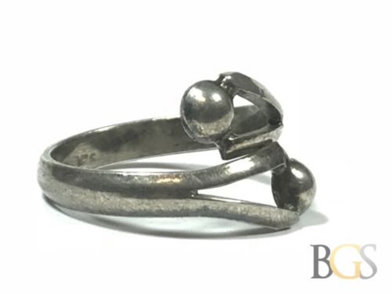 Take A Look! Size 10 Wow! Vintage Ladies SOLID Sterling Silver Ring