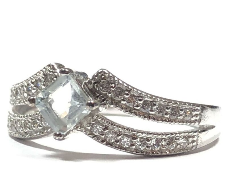 Signed A Size 7.5 Beautiful Ladies Sterling Silver Aquamarine /& CZ Ring