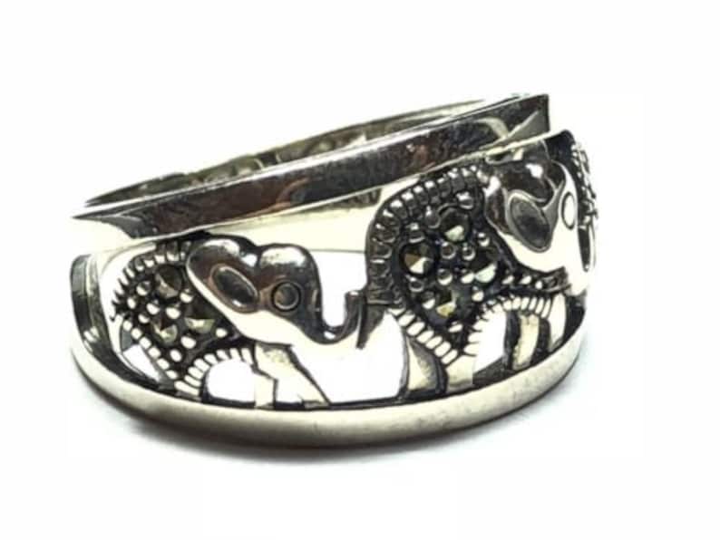 Beautiful Ladies Sterling Silver Marcasties Elephant Ring Signed NV Size 7.25