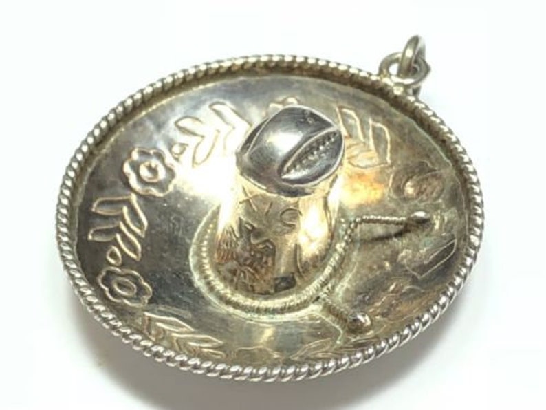 MEXICO Vintage Ladies Sterling Silver Mexico Sombraro Pendant Signed EVS