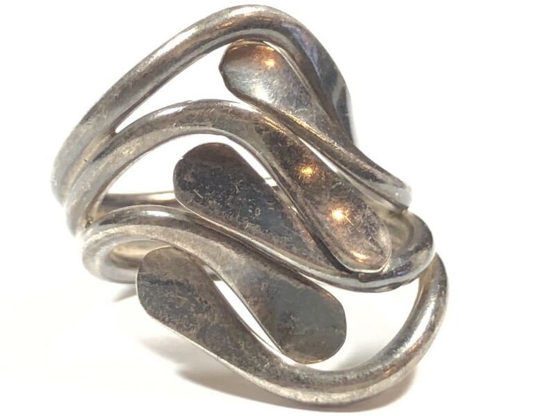 Vintage Ladies Sterling Silver Unique Design Ring Size 6.5 PATINA!