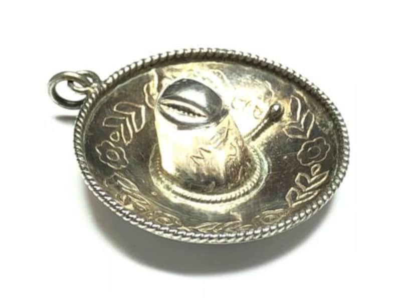MEXICO Vintage Ladies Sterling Silver Mexico Sombraro Pendant Signed EVS