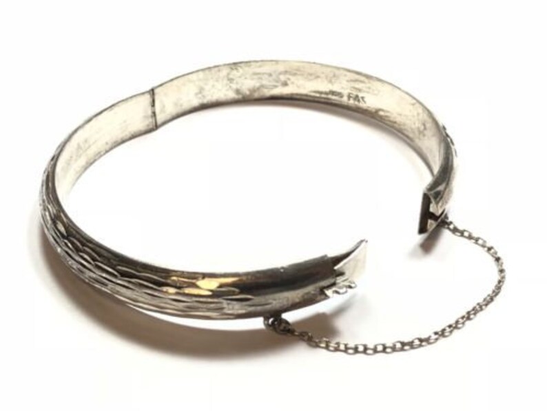 Signed FAS A Must See! Beautiful Ladies Sterling Silver Bangle Bracelet