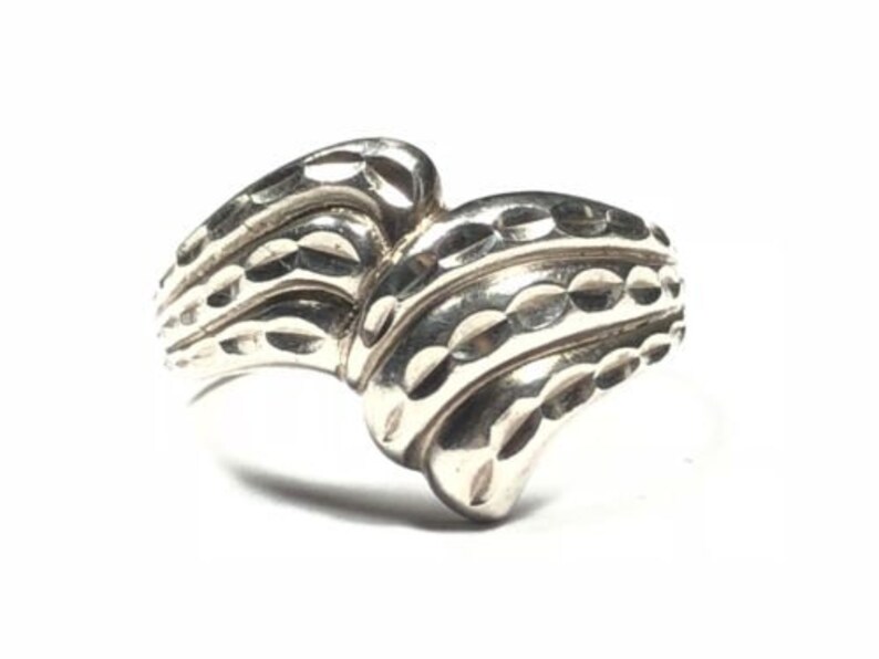 Beautiful /& Unique Ladies Sterling Silver Wave Design Ring Wow! Size 10.25