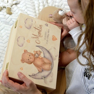 Gepersonaliseerde babygeheugendoos, natuurlijk houten babyherinneringsdoos, cadeau voor babtisme, nieuw babycadeau-idee afbeelding 7
