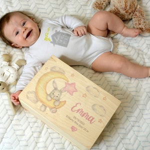 Personalisierte Baby-Erinnerungsbox, Naturholz-Baby-Erinnerungsbox, Geschenk zur Taufe, neue Baby-Geschenkidee Bild 1