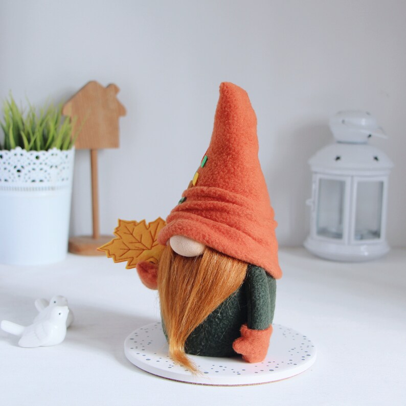 fall gnome statue
