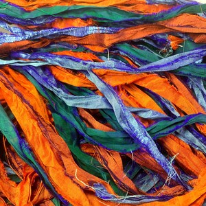 Fita de seda reciclada de sari metálica 5, 10 jardas ou meada inteira Fita de joalheria Tecelagem Fiação Feltragem Junk Journal Artesanato BOHO