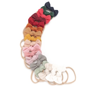Baby Mädchen Schleife Stirnband, Leinen Baby Bögen, Baby Haarschleife, kleine Bögen für Baby Mädchen, Neugeborene Schleife Stirnband, Säugling Stirnband, Ali