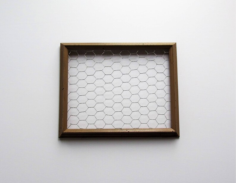 Khaki En Wire Frame Framed Earring Holder Image 0