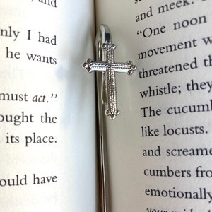 Simple Cross Bookmark