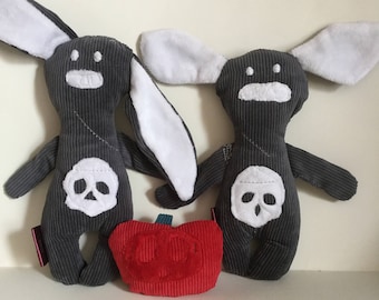 Peluche de conejito fantasma hecho a mano con barriga de calavera, decoración infantil, kawaii, regalo