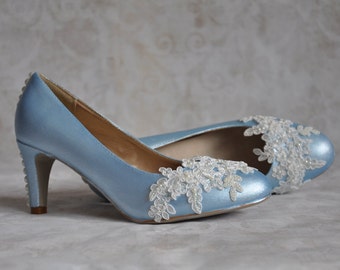 Classic Alencon lace comfortable low heels wedding shoes